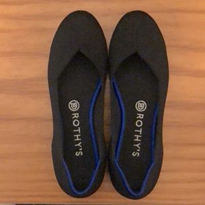 Black Rothy’s Flats 8.5